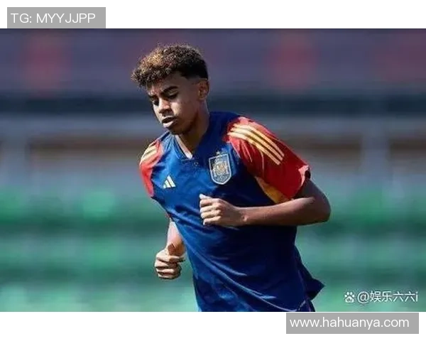17岁帅气足球明星崭露头角引发全球关注与热议