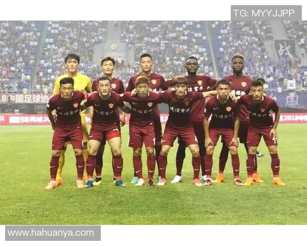 足球明星们的跳水热潮揭秘运动员跨界挑战新风尚 足球明星们的跳水热潮揭秘运动员跨界挑战新风尚