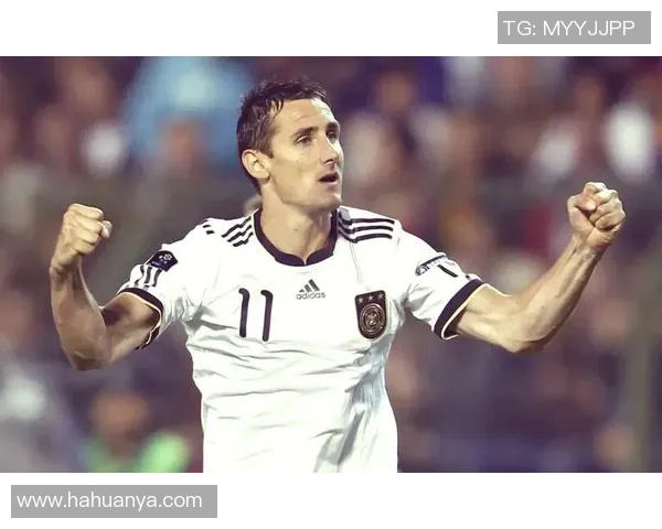 克洛泽:低调却辉煌的足球传奇背后的故事与成就 克洛泽:低调却辉煌的足球传奇背后的故事与成就