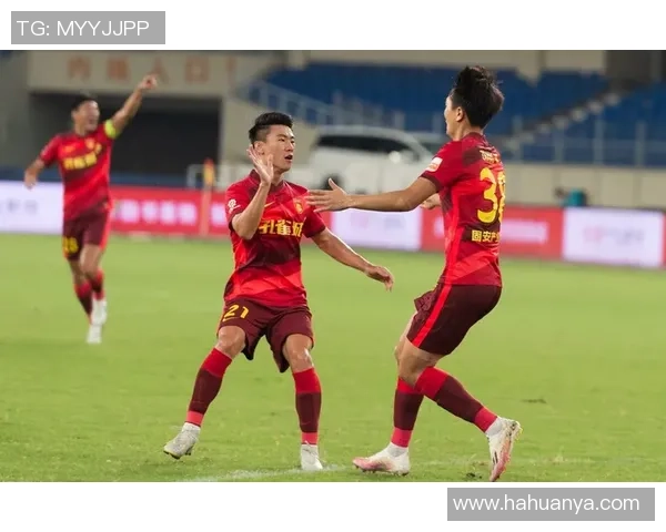 南京足球队以94分领跑杯赛积分榜展现强劲实力和夺冠希望